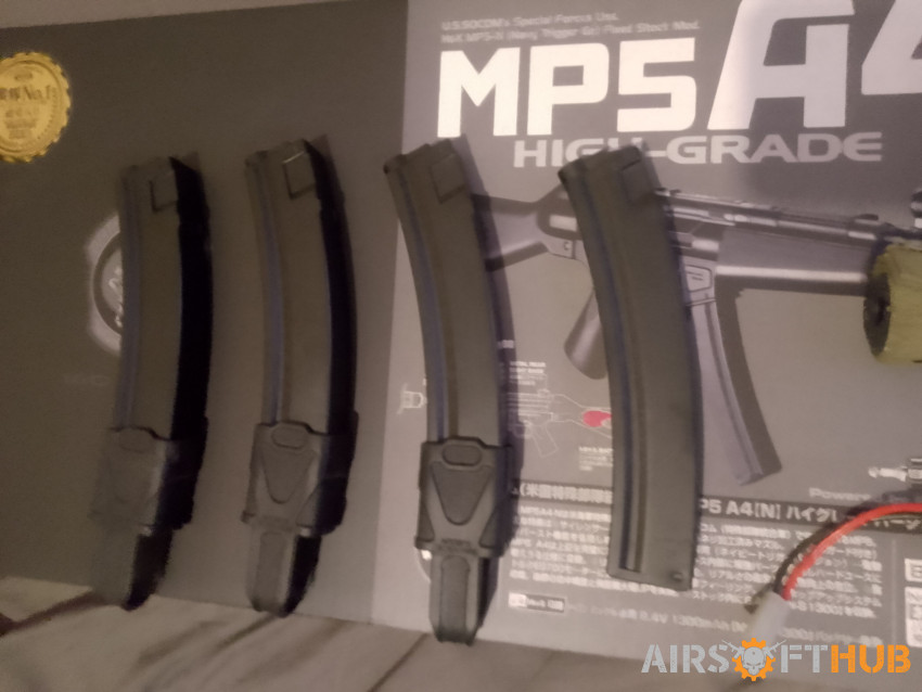 MP5 A4 with mags and battery - Used airsoft equipment