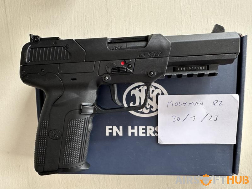 Cybergun FN57 - Used airsoft equipment