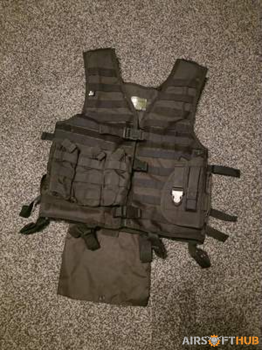 MFH black Tactical vest - Used airsoft equipment