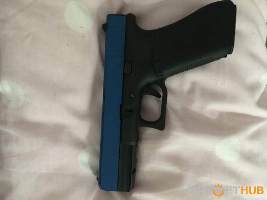 We glock 17 gas blowback - Used airsoft equipment