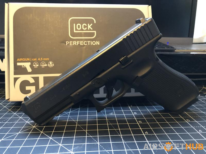 Glock 17 gen 5 Co2 umarex - Used airsoft equipment