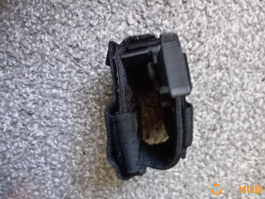 Warrior Universal Holster - Used airsoft equipment