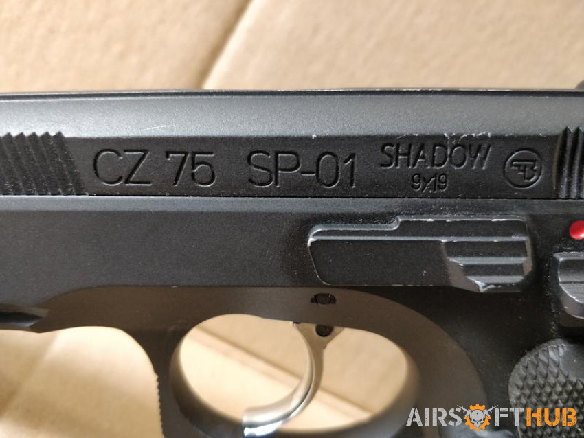 ASG SP-01 Shadow Pistol + 4 ma - Used airsoft equipment