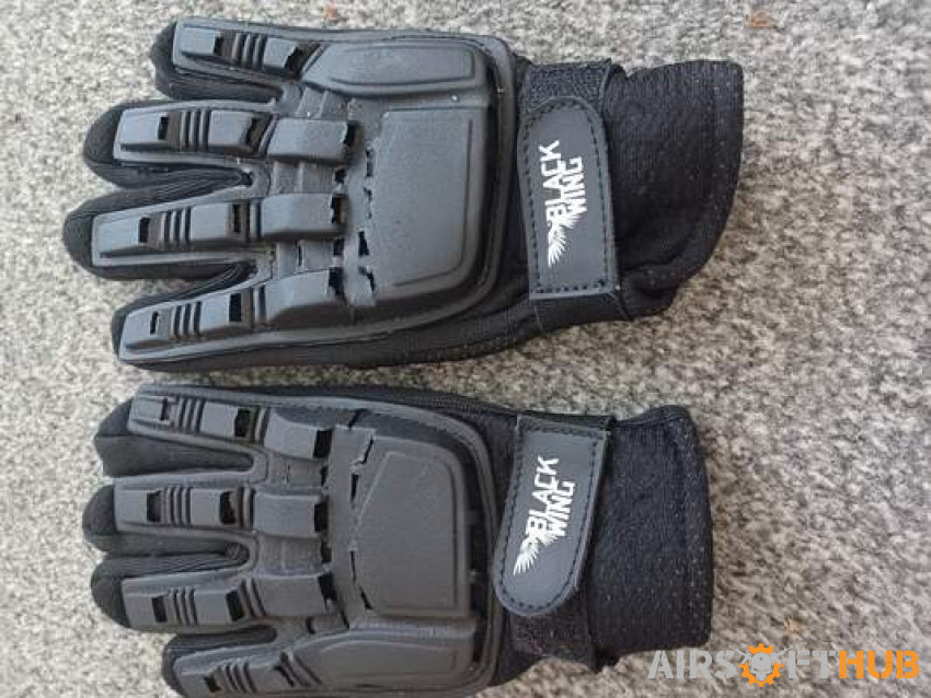 Black Wing airsoft gloves - Used airsoft equipment