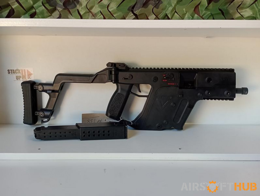 Ares Vector- Comes with 6 mags - Used airsoft equipment