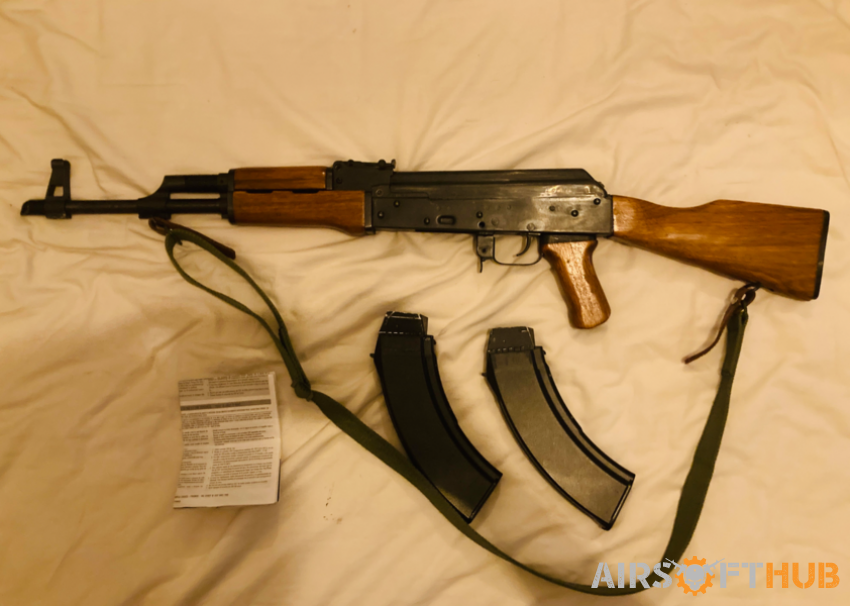 Cybergun AK47 CO2 BB + 2 mags - Used airsoft equipment