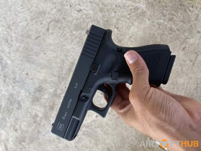 Glock 19 gen 4 - Used airsoft equipment