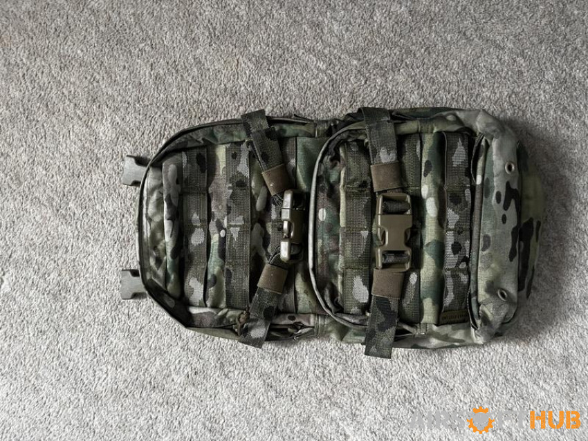 Warrior Assault PC and pouches - Used airsoft equipment