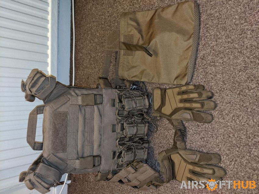 Viper plate carrier and extras - Used airsoft equipment