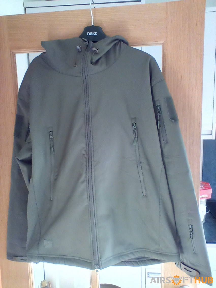 Mens Softshell hooded Jacket - Used airsoft equipment