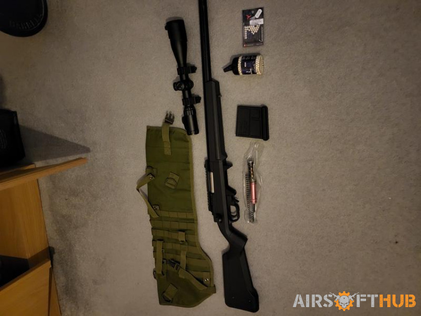 Amoeba Striker and Scope - Used airsoft equipment