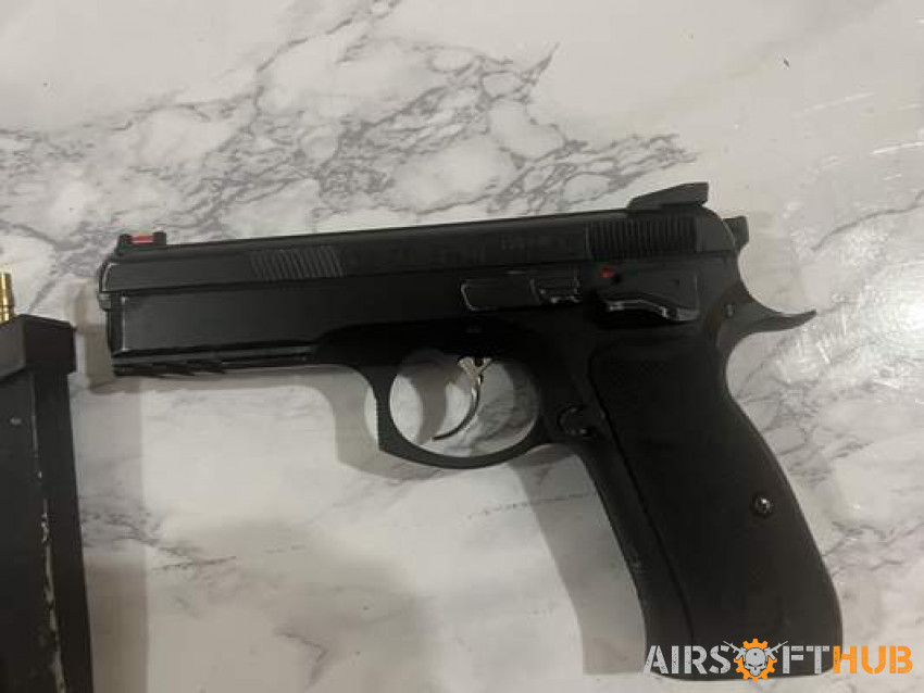 CZ 75 shadow pistol with 3 mag - Used airsoft equipment