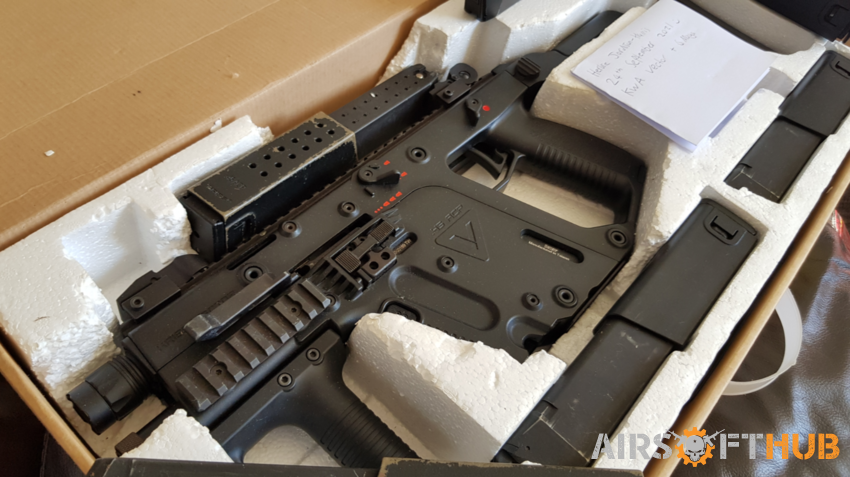 KWA VECTOR GBBR with 6 mags - Used airsoft equipment