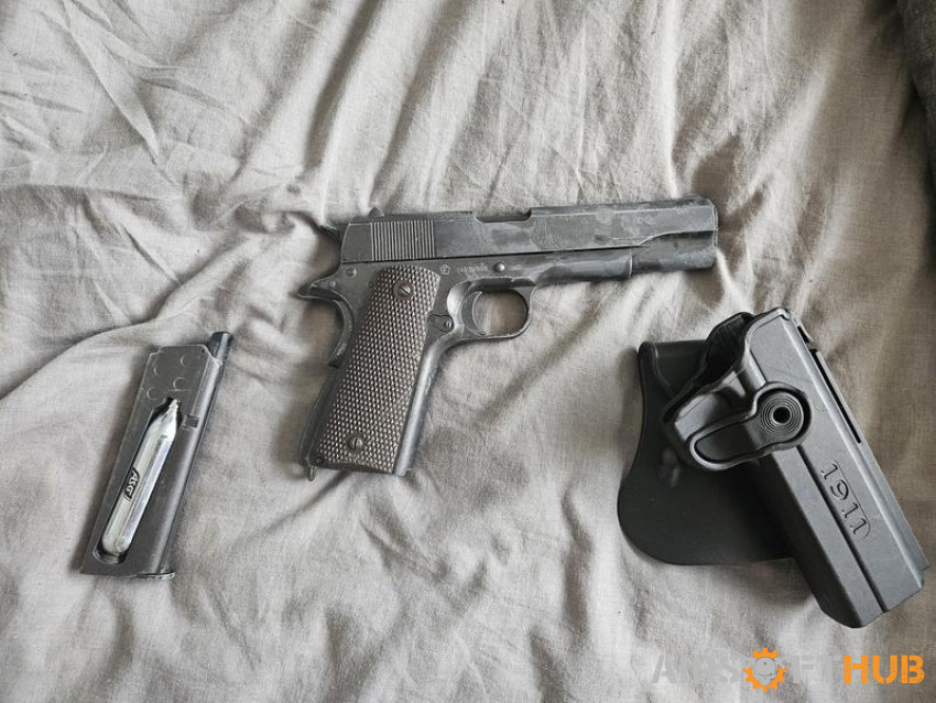 M1911 pistol and mag/holster - Used airsoft equipment