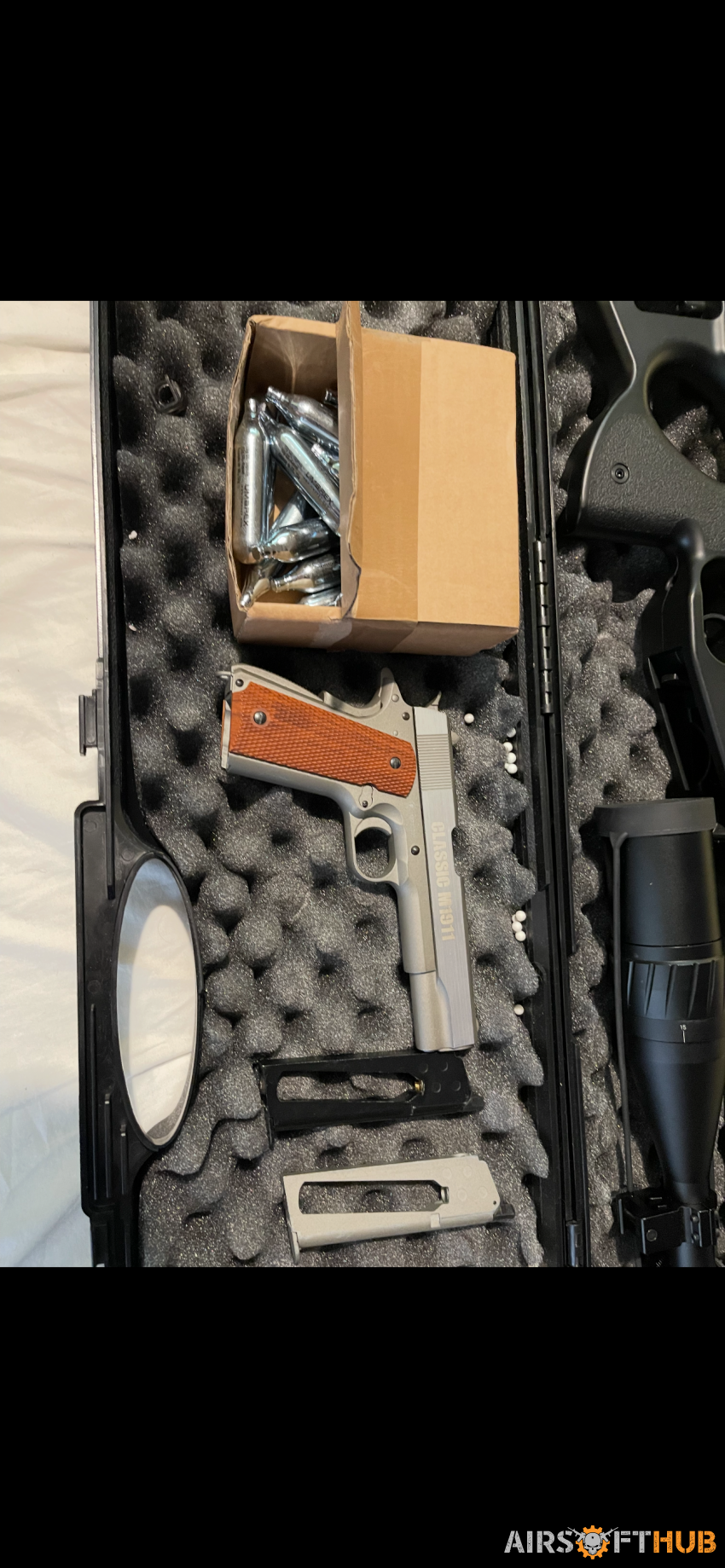 Classic m1911 pistol with c02 - Used airsoft equipment