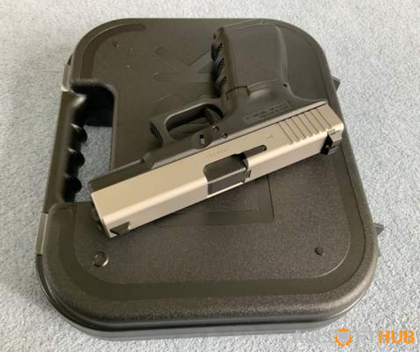 Custom Steel Glock 19 - Used airsoft equipment