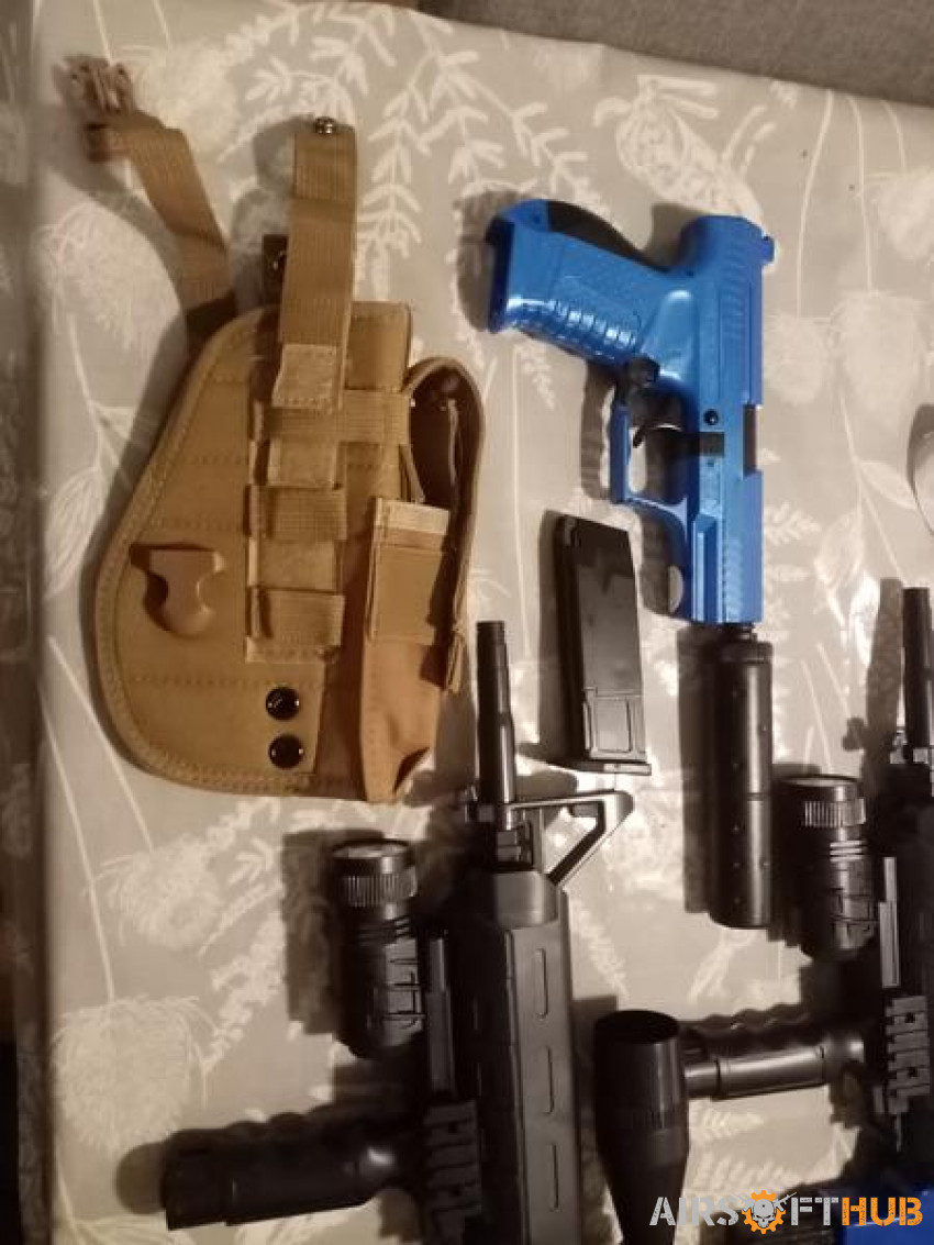 2 x 2 tone rifles + pistol - Used airsoft equipment