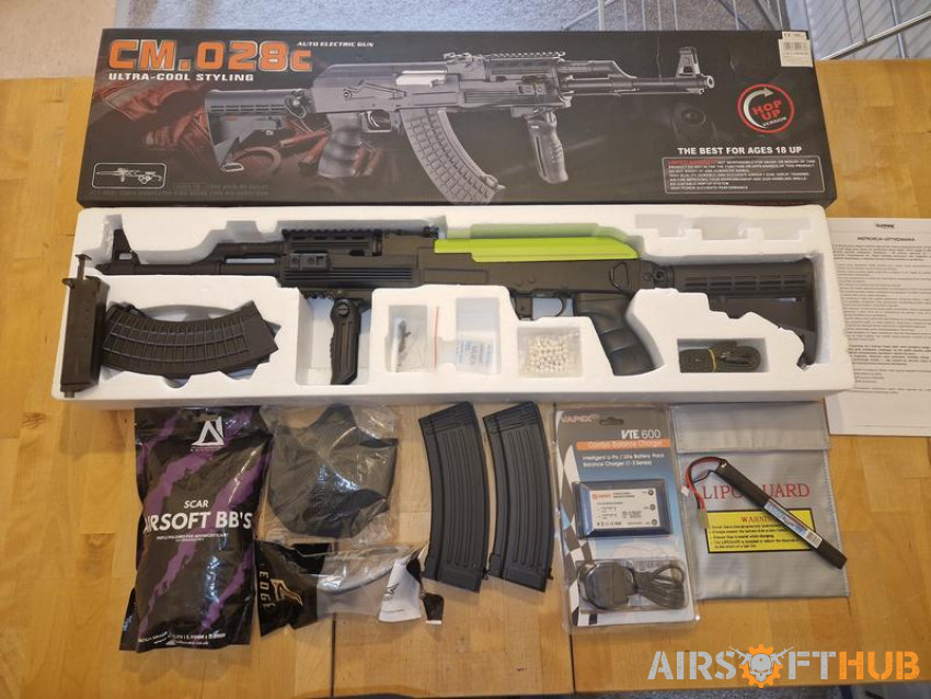 Cyma CM.028c Starter Kit - Used airsoft equipment