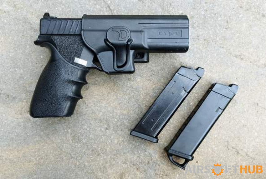 Glock 17 type pistol - Used airsoft equipment