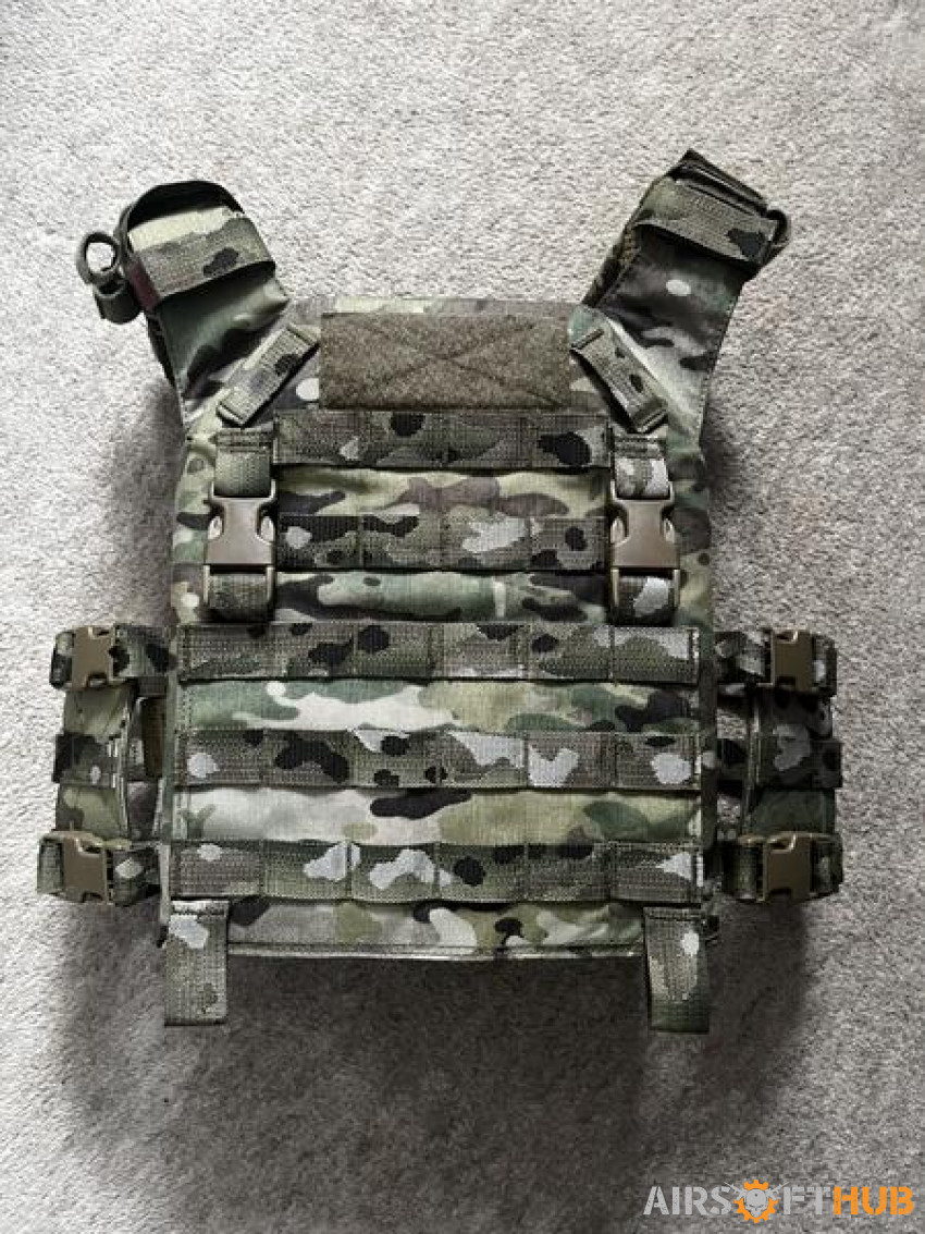 Warrior Assault PC and pouches - Used airsoft equipment