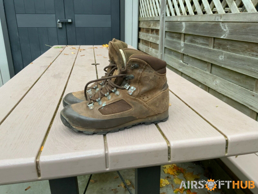 ITURRI BOOTS SIZE 4M - Used airsoft equipment