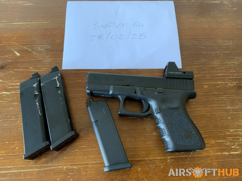 WE? Glock 19 - Used airsoft equipment