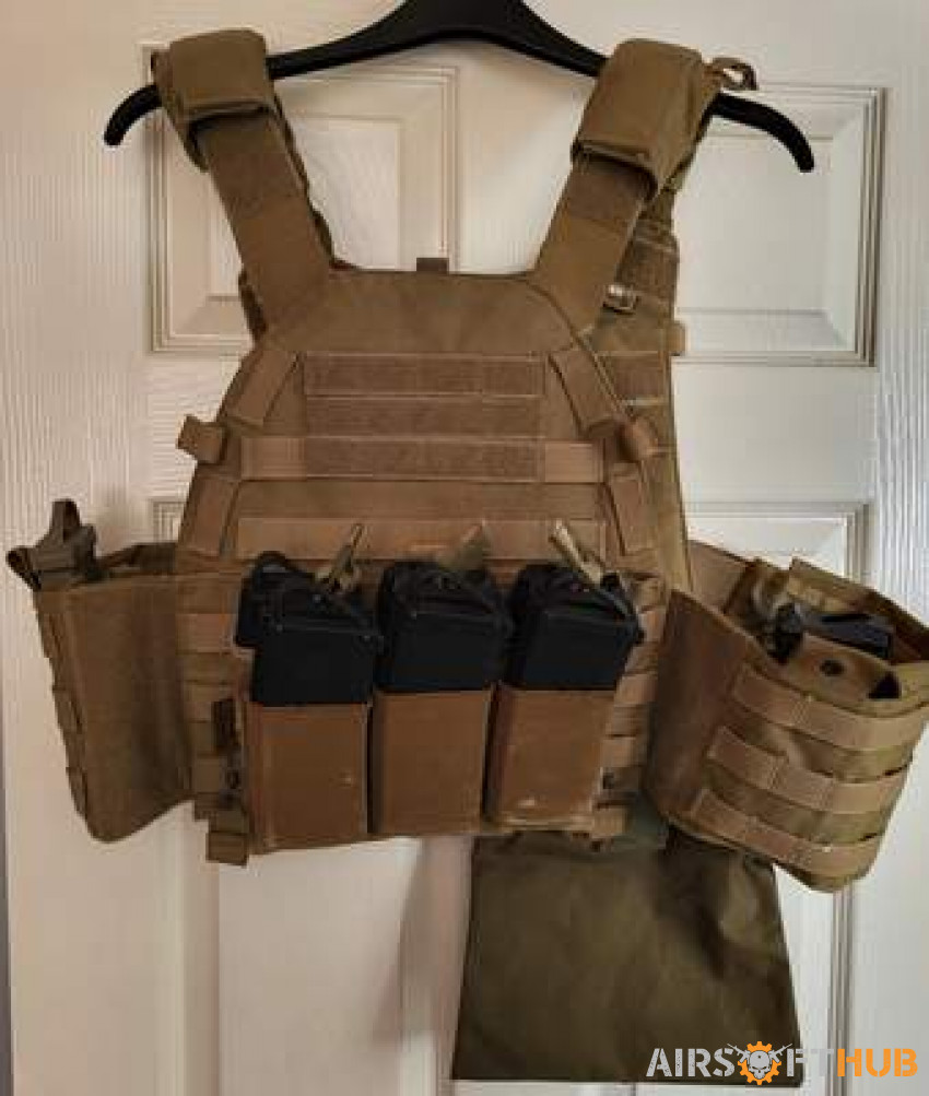 2x plate carriers, battle belt - Used airsoft equipment