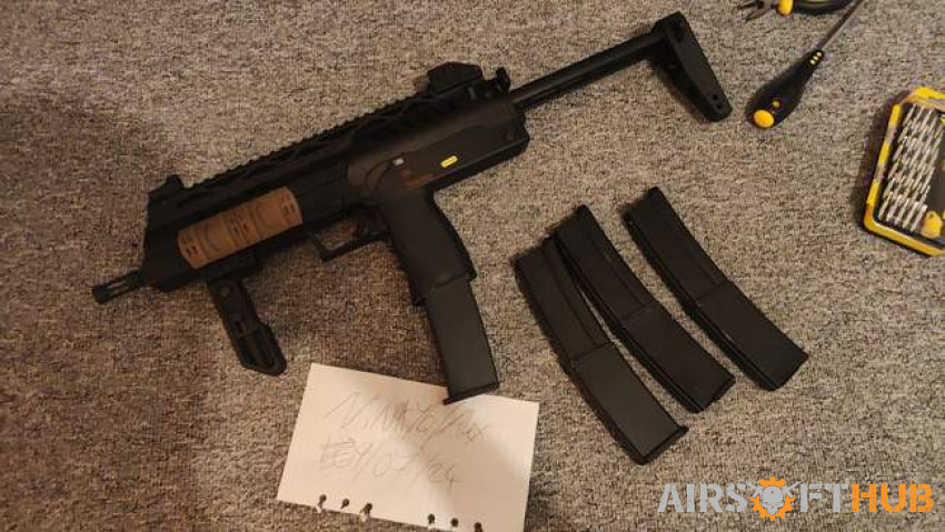 WE SMG8 - Used airsoft equipment