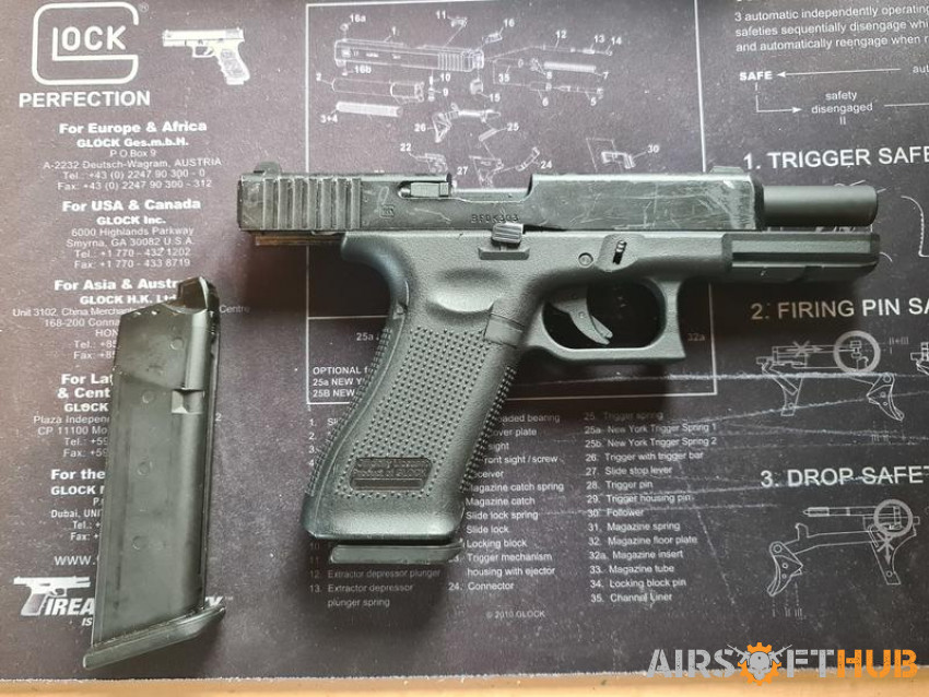 Umarex Glock 17 Gen 5 Package - Used airsoft equipment