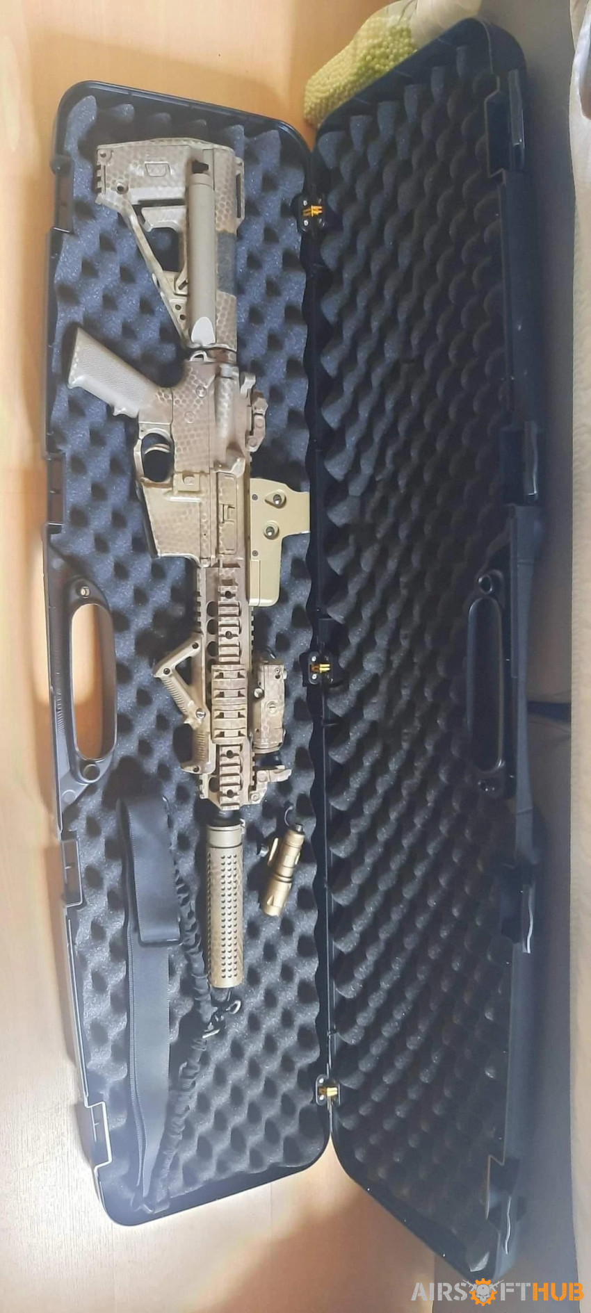 M4 with tracer and 4 mags + 2 - Used airsoft equipment