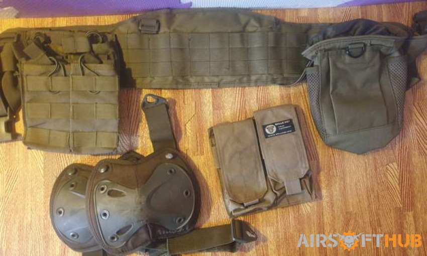 2x M4 w/accessories and gear - Used airsoft equipment