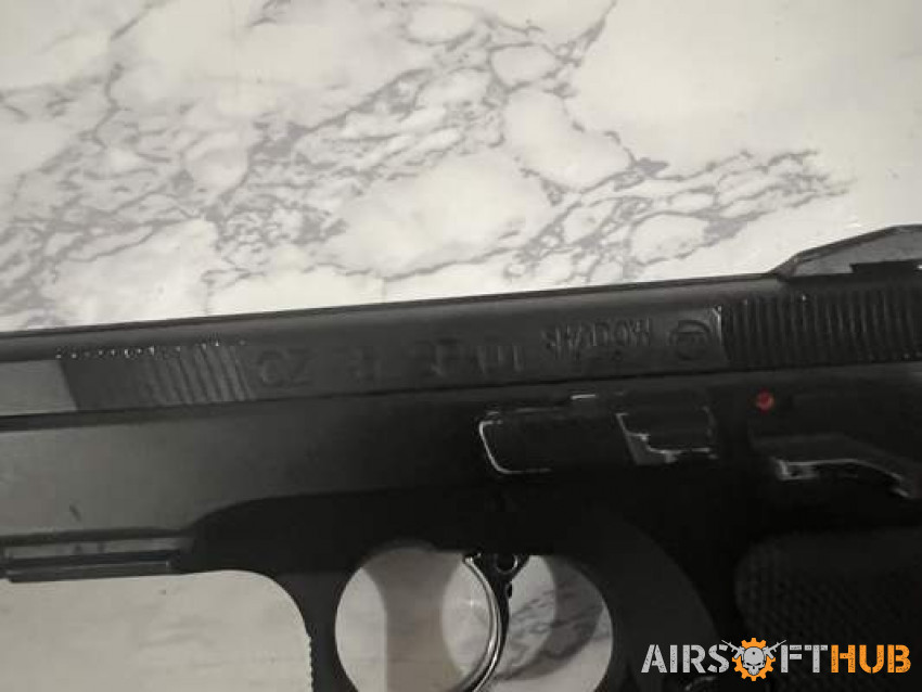 CZ 75 shadow pistol with 3 mag - Used airsoft equipment