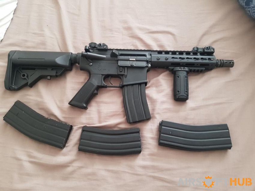 Airsoft M4 with 4 mags - Used airsoft equipment