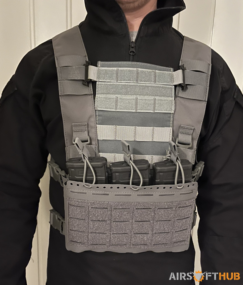 Grey Chest Rig - Used airsoft equipment