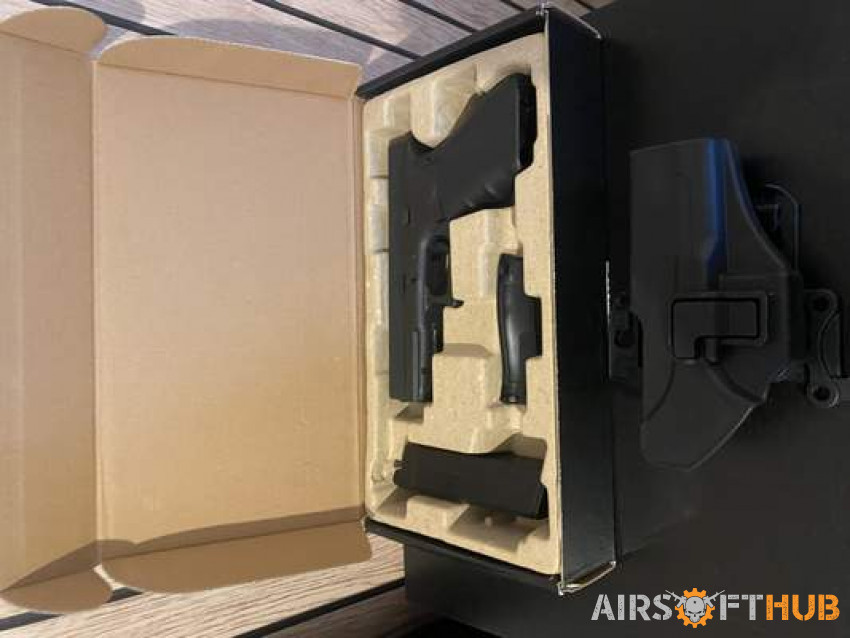 WE Glock 17 Gen 3 Boxed / Mag - Used airsoft equipment