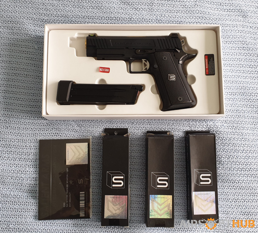 EMG SALIENT ARMS 2011 PISTOL - Used airsoft equipment