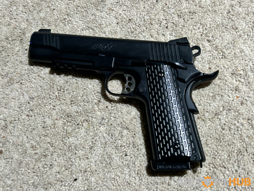 3x 1911 pistols - Used airsoft equipment