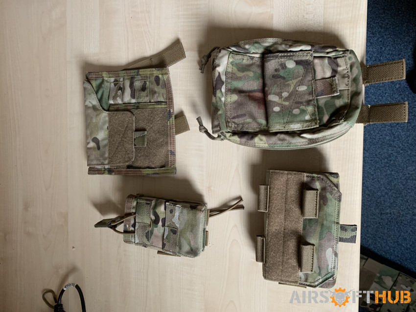 Various pouches - Used airsoft equipment