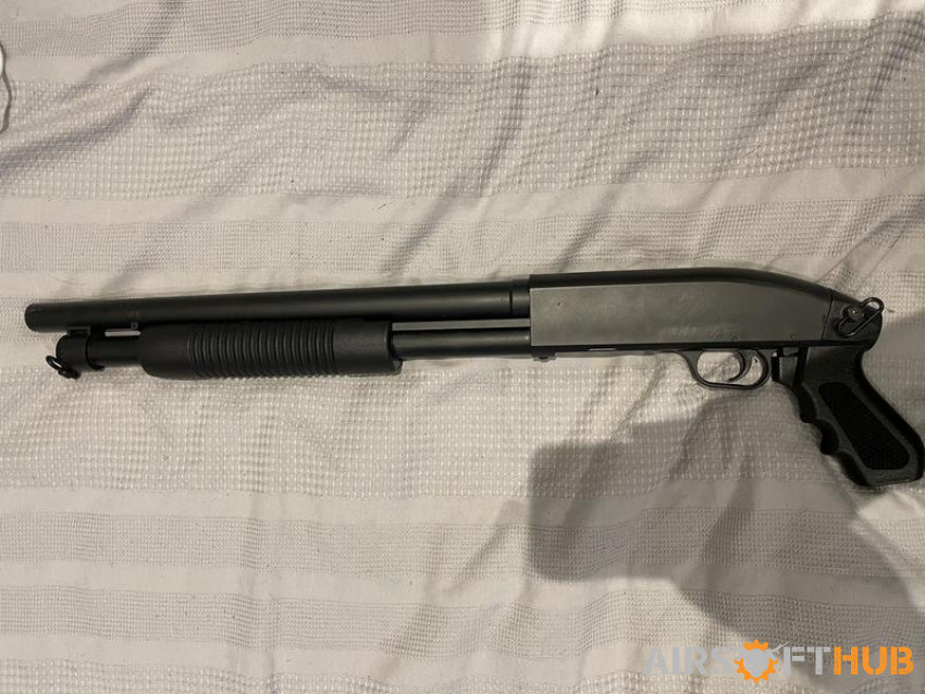 Double Eagle M870 Shotgun - Used airsoft equipment