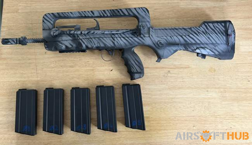 Cybergun Famas - Used airsoft equipment