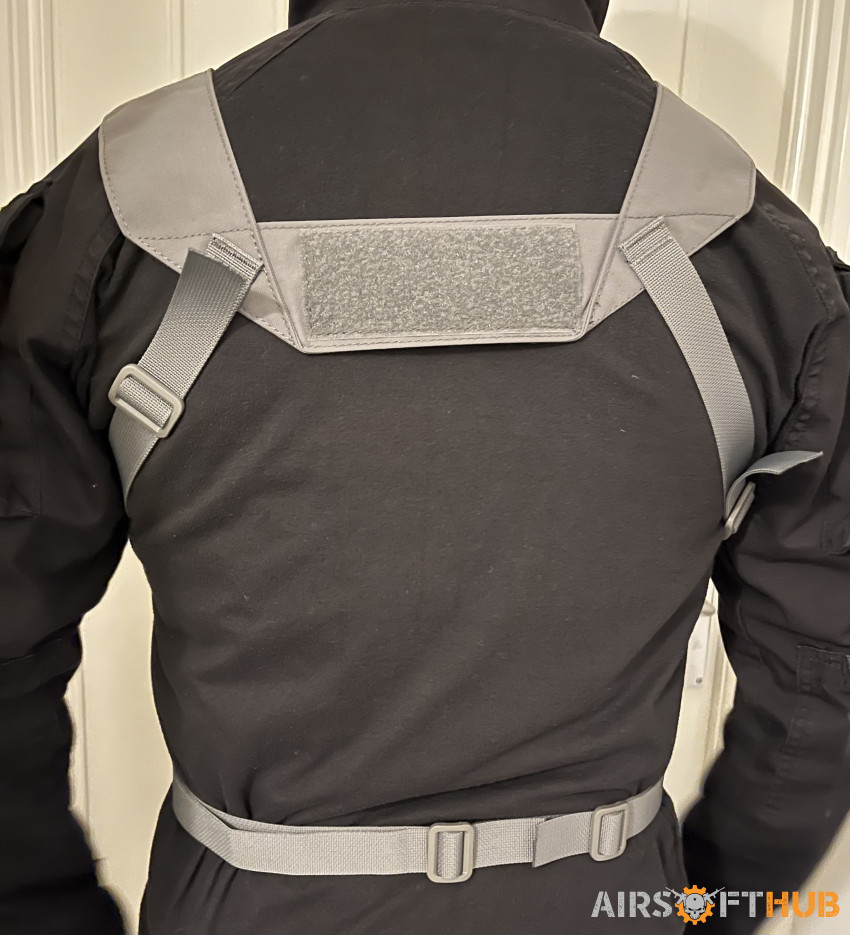 Grey Chest Rig - Used airsoft equipment