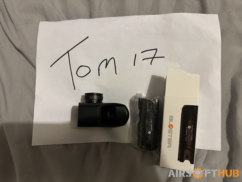 Tracer and red dot sight - Used airsoft equipment