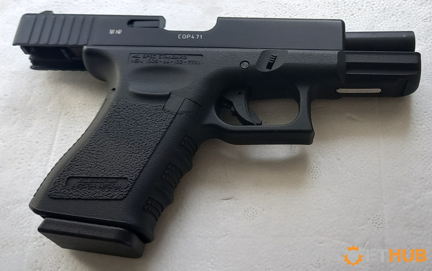 GLOCK 19 SEMI AUTO COMBAT PIST - Used airsoft equipment