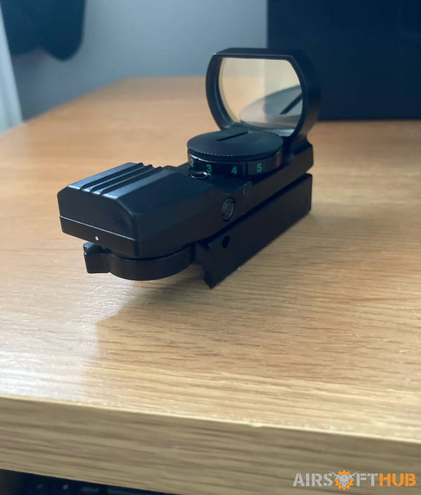 Aomekie Red Dot Sight - Used airsoft equipment