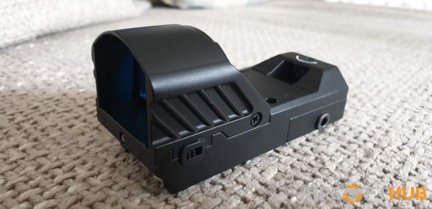 PHANTOM GEAR RED DOT SIGHT - Used airsoft equipment