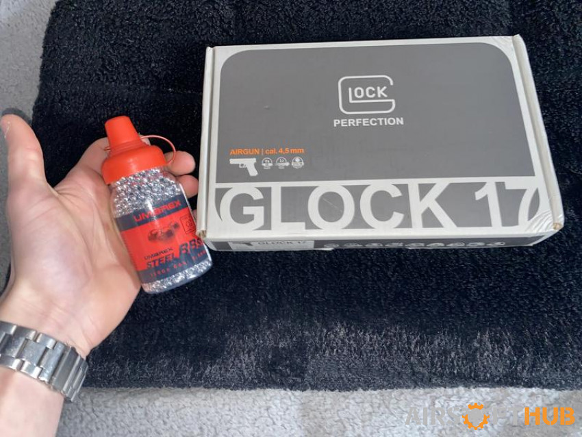 Glock G17 Gas Blowback Pistol - Used airsoft equipment