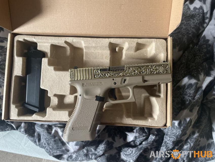 WE Custom Gold 24k Glock - Used airsoft equipment