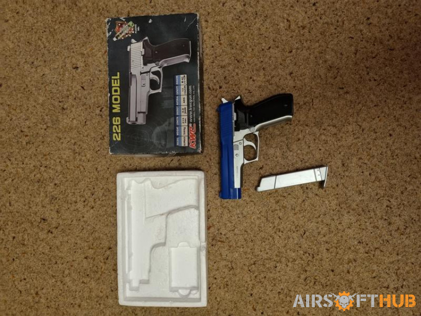 Gas pistol - Used airsoft equipment