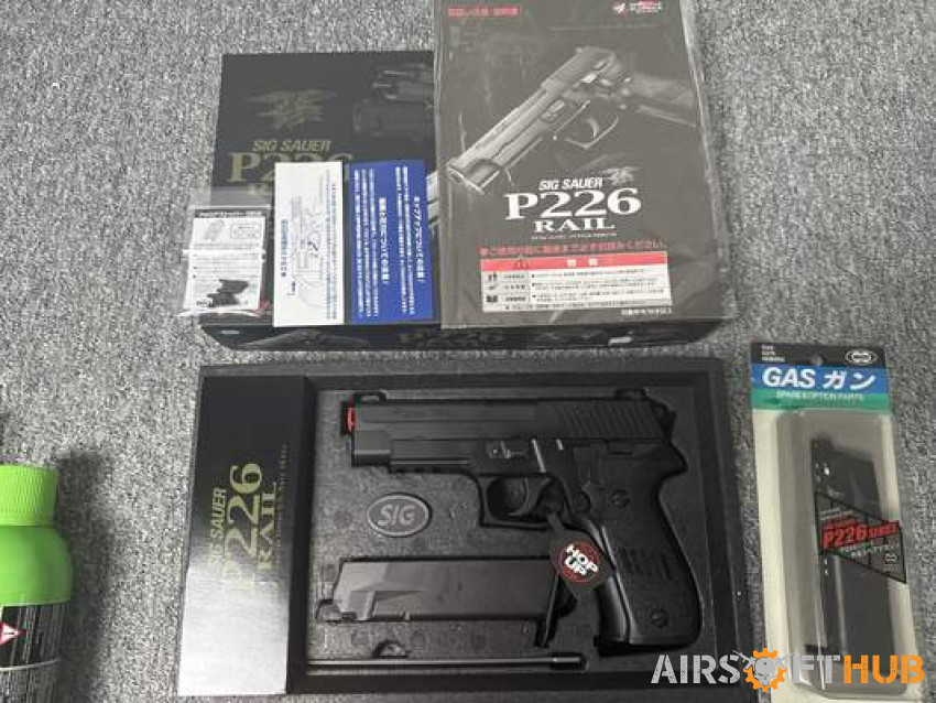 Tokyo Marui Sig Sauer P226 - Used airsoft equipment