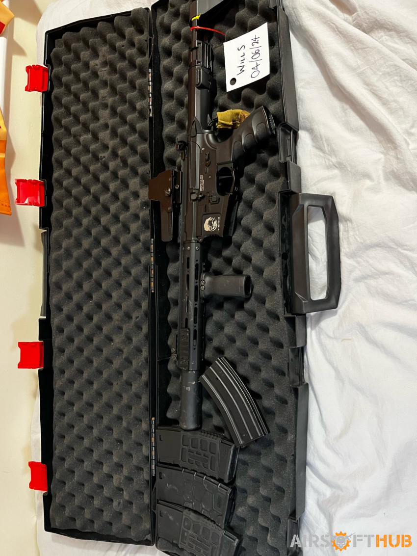 MULTIPLE RIFS AND KIT - Used airsoft equipment